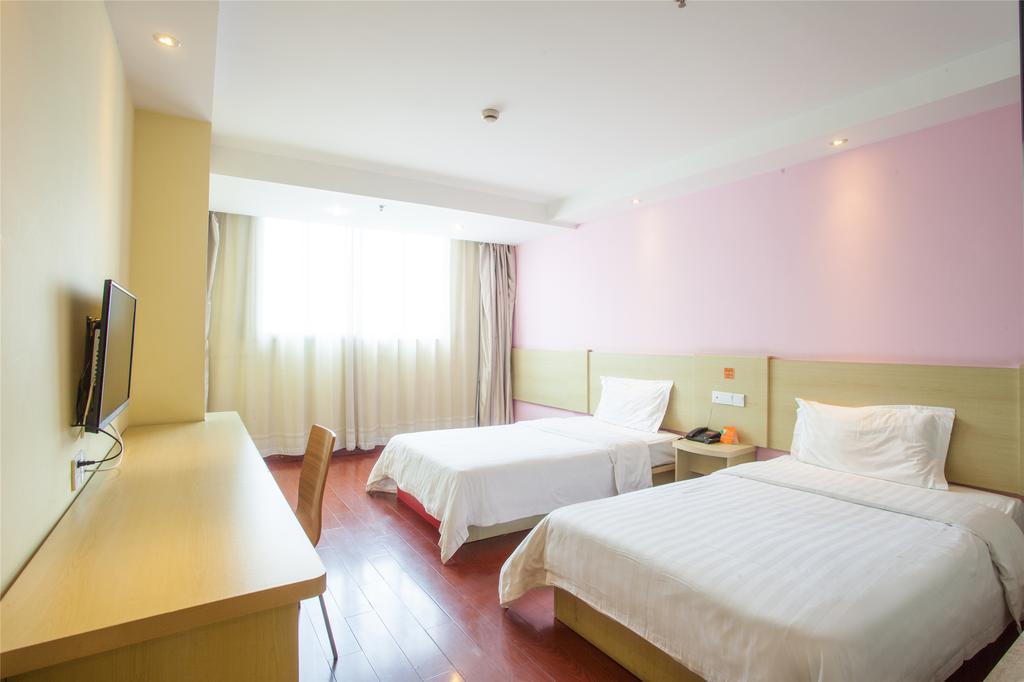 7Days Inn Guangzhou South Railway Station Nan Pu Metro Station Exteriör bild